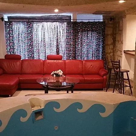 Apartment Barlang Furdohaz Szomolya