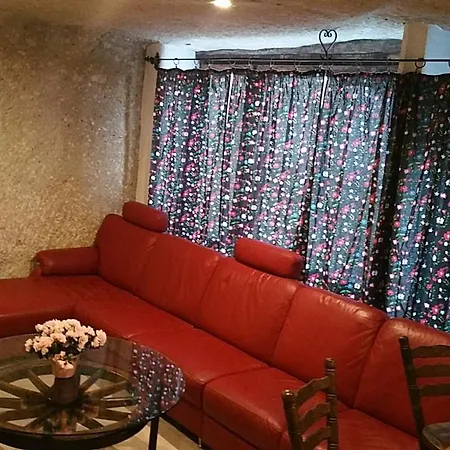 Barlang Furdohaz Apartment *